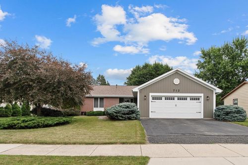 712 N Wuthering Hills Dr, Janesville, WI, 53546-2103 | Card Image