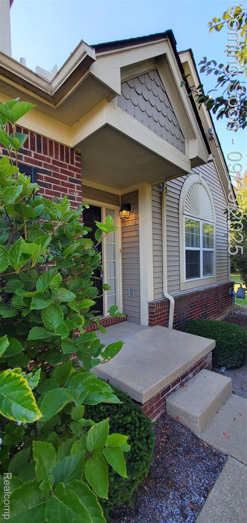 42-43108 Providence Ln, Canton, MI, 48188-5279 | Card Image