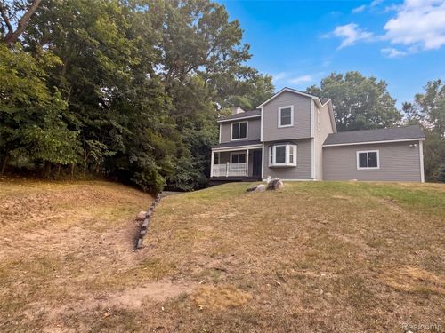 880 Mill St, Ortonville, MI, 48462-9762 | Card Image