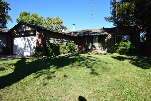 8313 Briarcliff Way, Sacramento, CA, 95826-2904 | Card Image