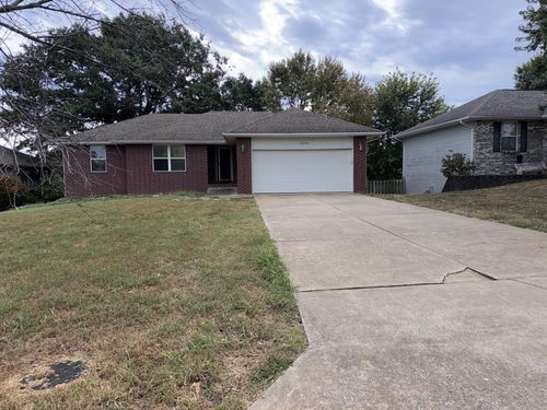 3372 S Western Ave, Springfield, MO, 65807-3566 | Card Image
