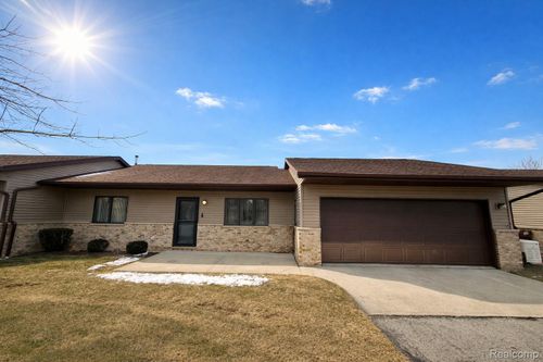 881 Amber Dr, Bad Axe, MI, 48413-9709 | Card Image