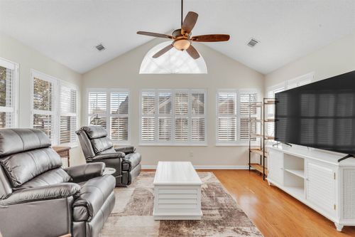 25-1213 Oak Timber Cir, Collierville, TN, 38017-9087 | Card Image