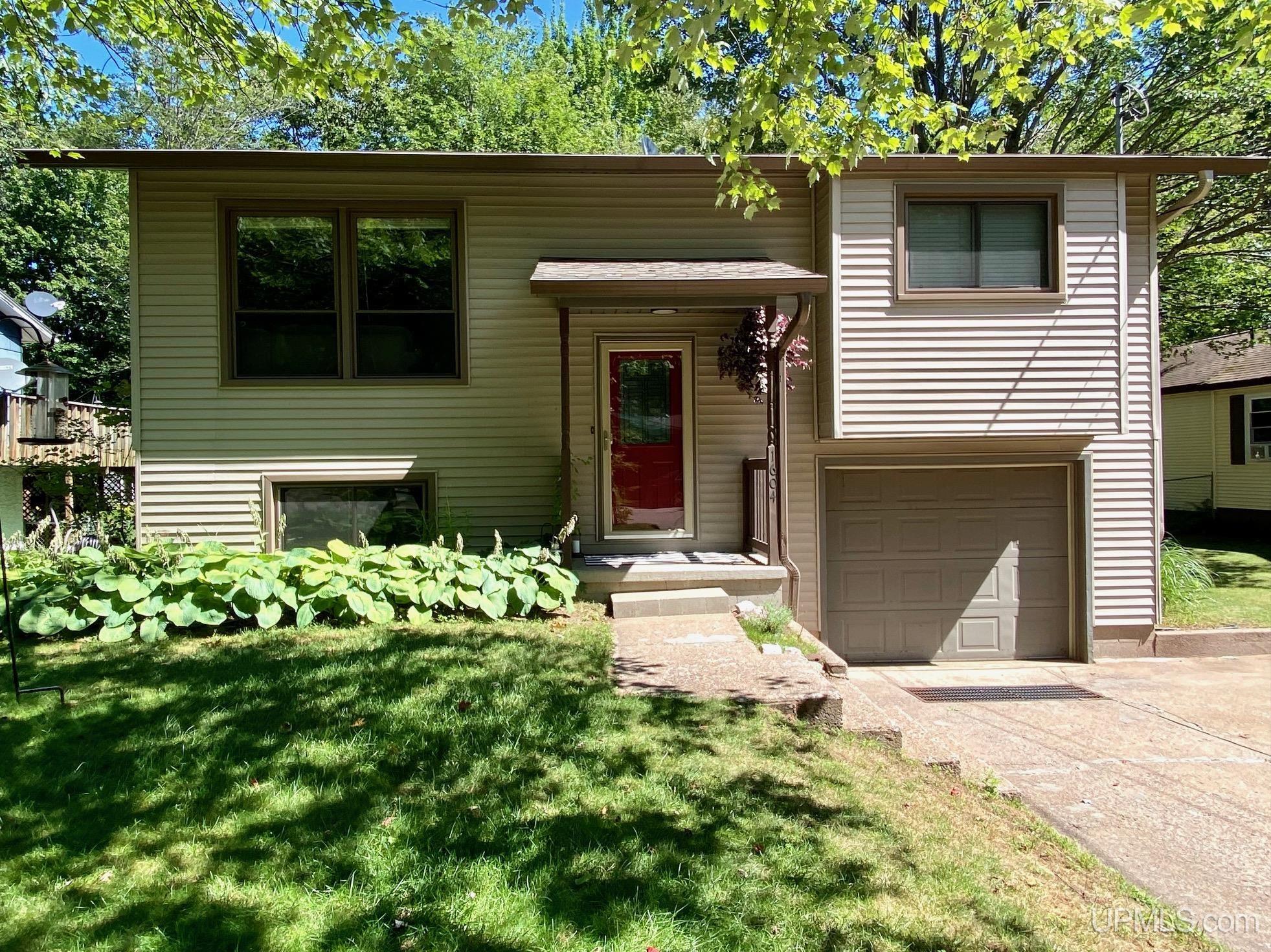 Kimber Ave, Marquette, MI 49855