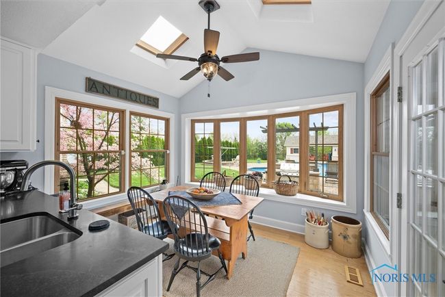 Breakfast Nook | Image 13