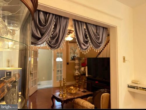 403 W Annsbury St, PHILADELPHIA, PA, 19140-1505 | Card Image