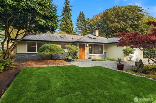 12032 12th Ave Nw, Seattle, WA, 98177-4621 | Card Image