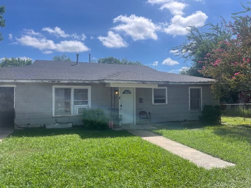201 S Goddard St, Mart, TX, 76664-1539 | Card Image