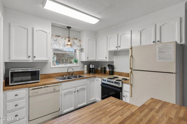 APT-1D - 1503 Carolina Beach Ave N, Condo with 2 bedrooms, 2 bathrooms and null parking in Carolina Beach NC | Image 11