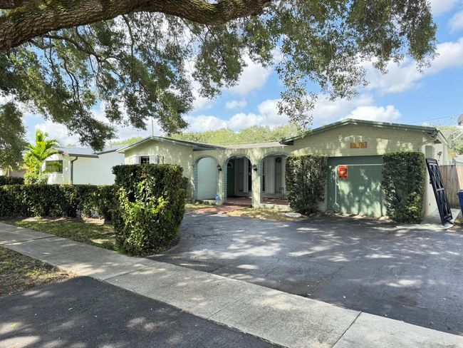 5013 Sw 88 Th Ter, House other with 3 bedrooms, 2 bathrooms and null parking in Cooper City FL | Image 6