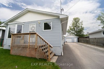 31 Spruce Dr, House other with 2 bedrooms, 2 bathrooms and 5 parking in Temagami ON | Image 2