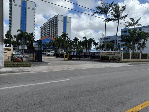 713-5055 Nw 7th St, Miami, FL, 33126-3424 | Card Image