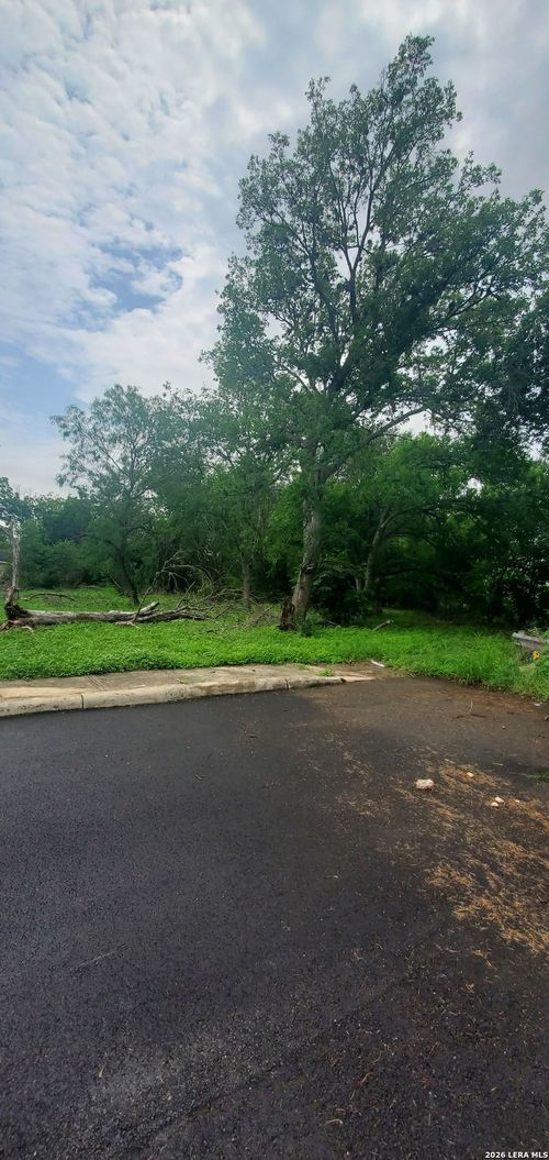 354 Bundy, San Antonio, TX, 78220-2302 | Card Image