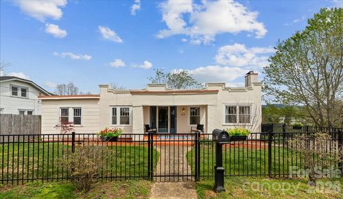 63 Washington Ave, Asheville, NC, 28804-2000 | Card Image