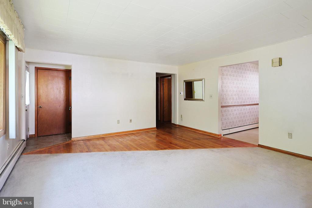 Residential in FROSTBURG 4