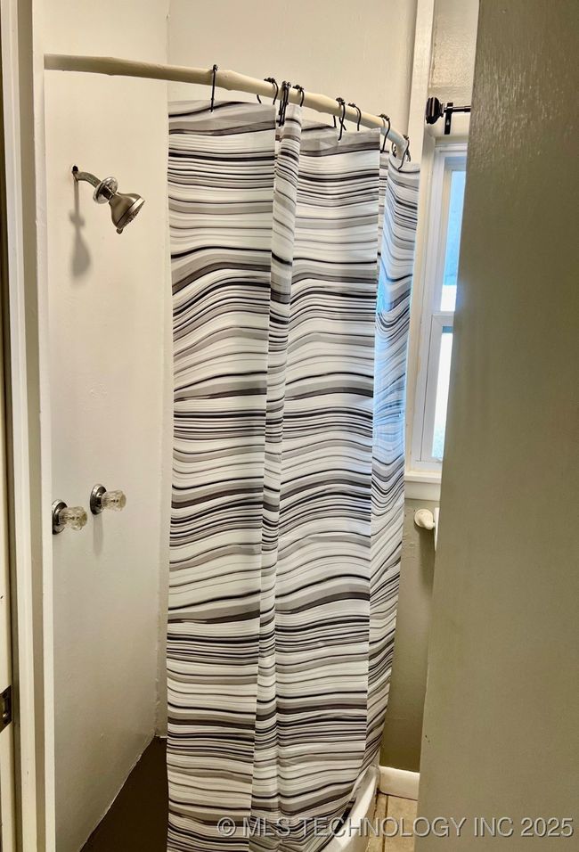 2nd bathroom shower | Image 26