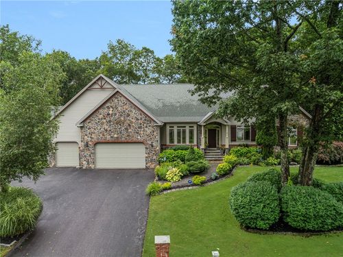 1 Victoria Dr, Smithfield, RI, 02917-2386 | Card Image