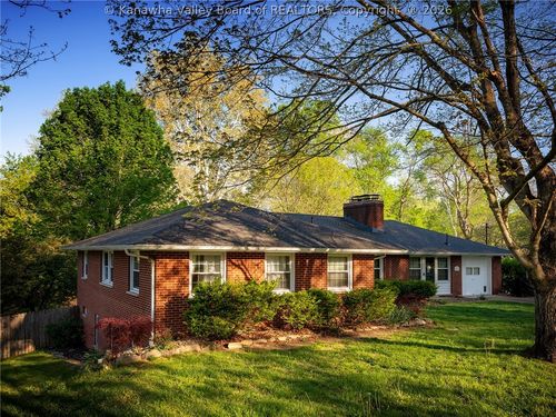 161 Oakwood Ests, Scott Depot, WV, 25560-9730 | Card Image