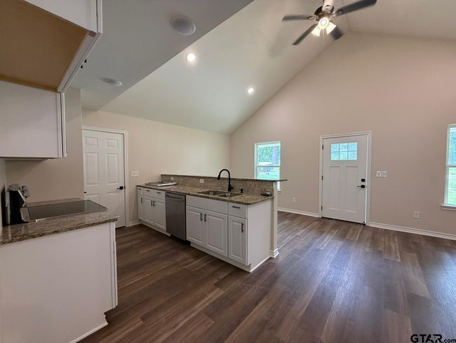 16954 Deer Run Rd, House other with 2 bedrooms, 1 bathrooms and null parking in Flint TX | Image 4
