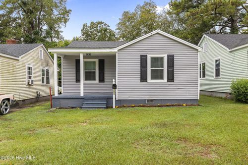 208 Clay St, Kinston, NC, 28501-5326 | Card Image