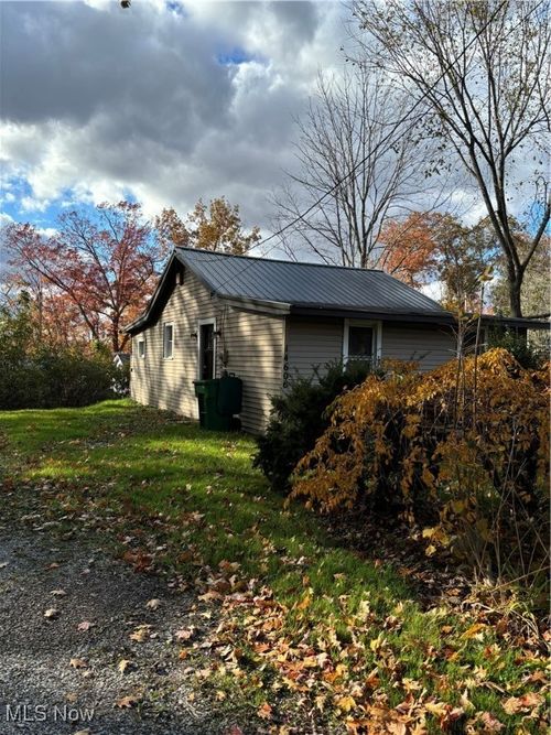 14606 Castlewood Dr, Newbury, OH, 44065-9649 | Card Image