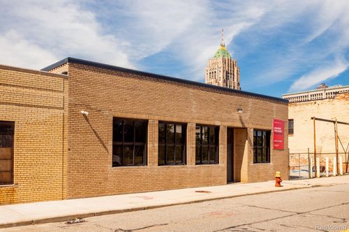 850 W Baltimore St, Detroit, MI, 48202-2904 | Card Image