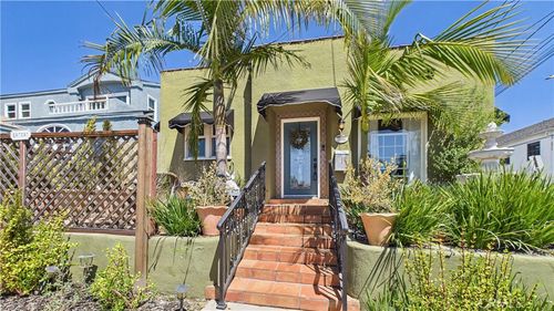 4515 E Vermont St, Long Beach, CA, 90814-3040 | Card Image