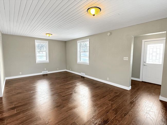 Living Room | Image 9