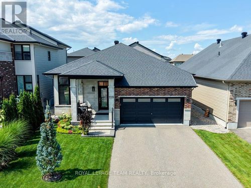 729 Carnelian Crescent, Ottawa, ON, K1X0A9 | Card Image
