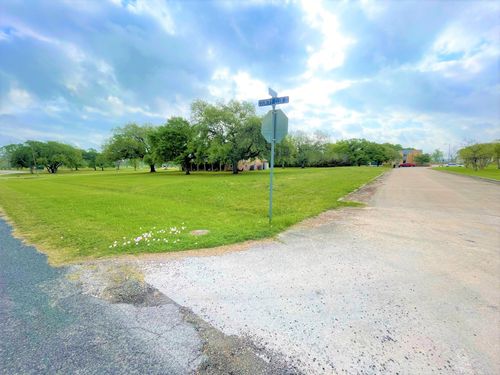 2825 Golf Crest Drive, Wharton, TX, 77488 | Card Image