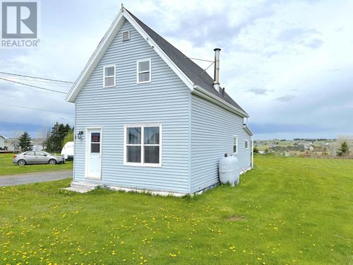 17 Paquet Ave, Souris, PE, C0A2B0 | Card Image