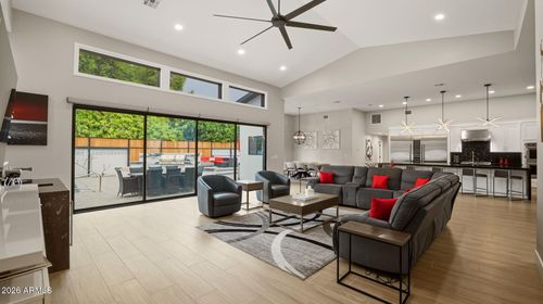 6715 E Montecito Ave, Scottsdale, AZ, 85251-2337 | Card Image