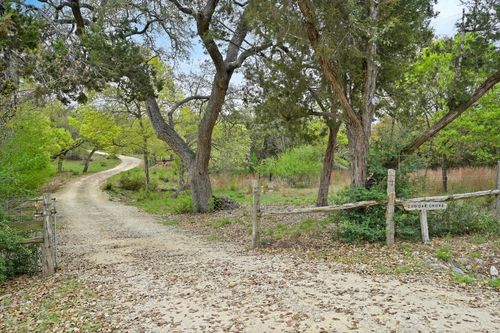 200 Oak Grove Dr, Dripping Springs, TX, 78620-3885 | Card Image
