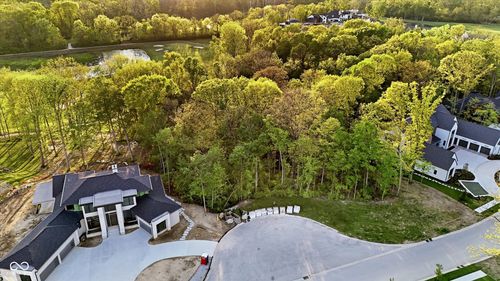 4330 Elmscott Rdg, Zionsville, IN, 46077-7798 | Card Image