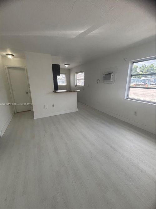 apt-1-1400 W 29th St, Hialeah, FL, 33012-5591 | Card Image
