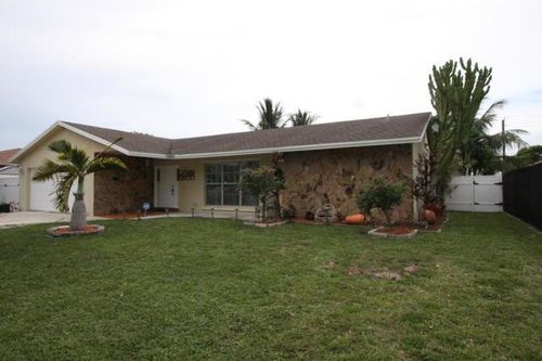 5199 Woodstone Cir E, Lake Worth, FL, 33463-5819 | Card Image