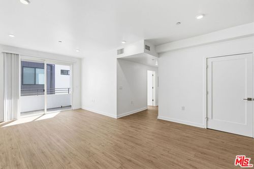 303-11408 W Sarah St, North Hollywood, CA, 91602 | Card Image