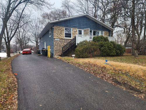 1325 Glenview Ct, Round Lake Beach, IL, 60073-2049 | Card Image