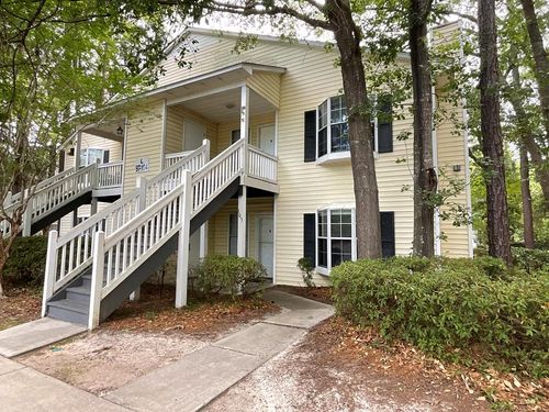 l-104-2092 S Sherwood Dr, Valdosta, GA, 31602-2249 | Card Image