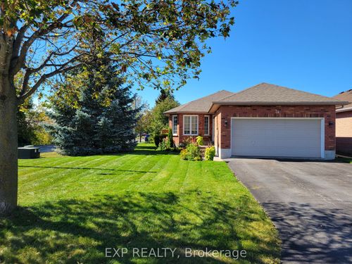 74 Buchanan St, Barrie, ON, L4M6B7 | Card Image