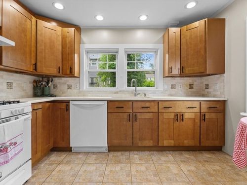 290 East St, Westwood, MA, 02090-1921 | Card Image