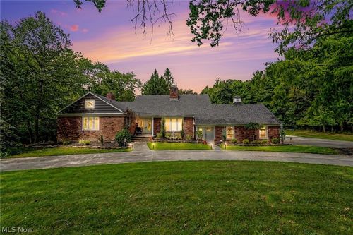 16455 Egbert Rd, Walton Hills, OH, 44146-4118 | Card Image