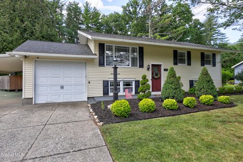 21 Quevic Dr, Saratoga Springs, NY, 12866-9023 | Card Image