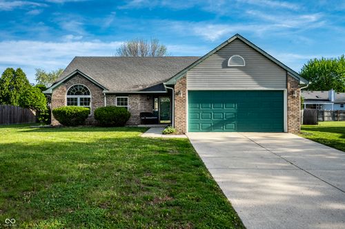 32 Morningside Ct, New Whiteland, IN, 46184-1817 | Card Image