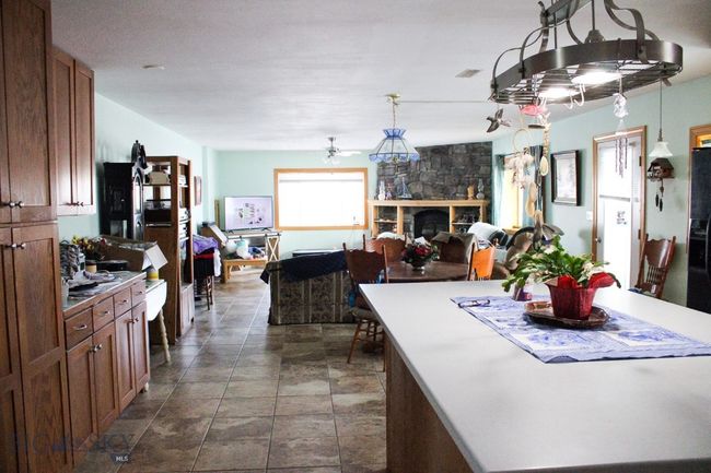 Kitchen & living room | Image 4