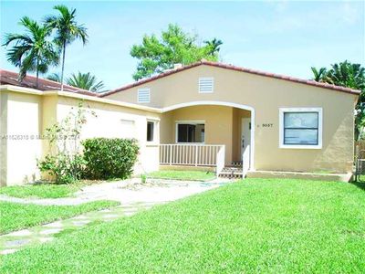 9057 Byron Ave, House other with 3 bedrooms, 2 bathrooms and null parking in Surfside FL | Image 2