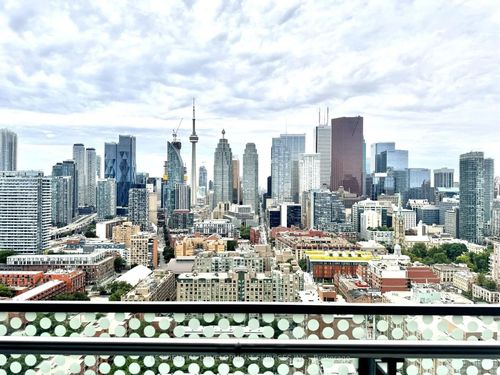 lph2929-135 Lower Sherbourne St, Toronto, ON, M5A1Y4 | Card Image