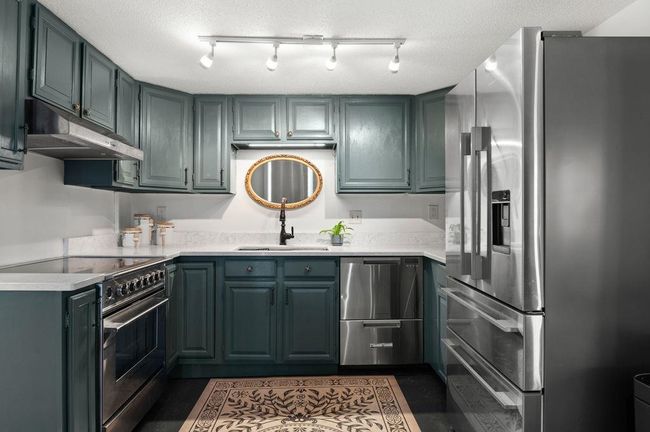APT-5 - 13 Grove St, Condo with 3 bedrooms, 2 bathrooms and null parking in Kennebunk ME | Image 7