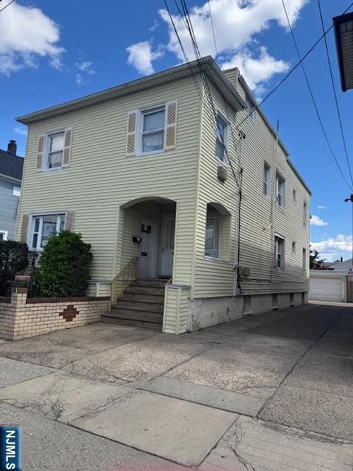 142 S Main St, Hackensack, NJ, 07601-5382 | Card Image