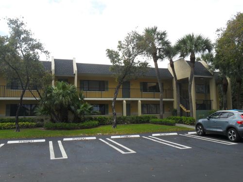410-410 Meadows Cir, Boynton Beach, FL, 33436-8924 | Card Image